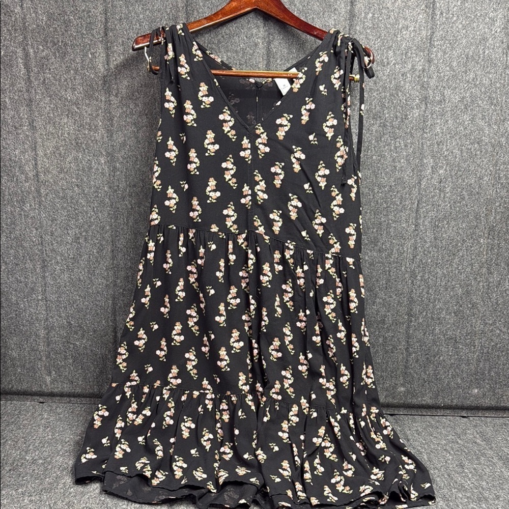 Susina Black and White Pleated Midi Dress - Picture 1 of 4